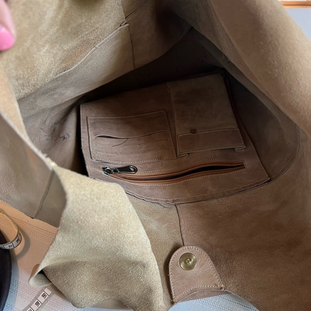 Banana Republic Factory / GAP Vegan Suede Lotus Tote Biscotti Color - Picture 14 of 14
